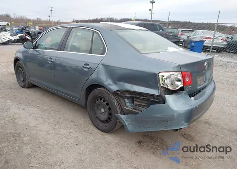 2006 Volkswagen Jetta 2.5 z USA, uszkodzony, nr VIN 3VWRF71K96M745380